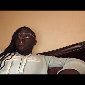 Meet your Posher, Crystal